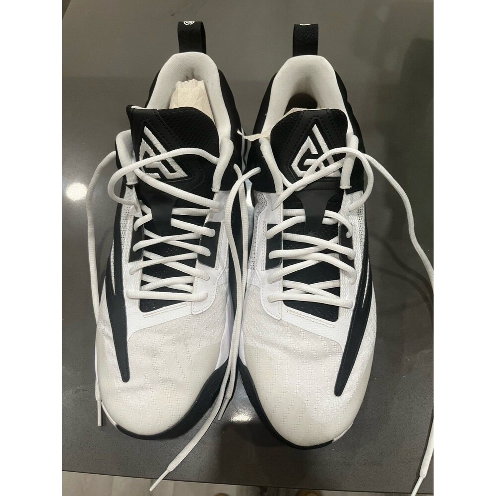 Nike Giannis Immortality 3 - White / Black